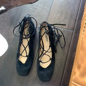 KARL LAGERFIELD black suede tie up shoes in size 9 med.